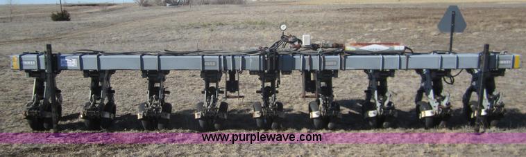 image for item B5582 Hiniker 6000 eight row cultivator
