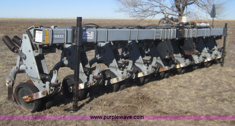 image for item B5582 Hiniker 6000 eight row cultivator