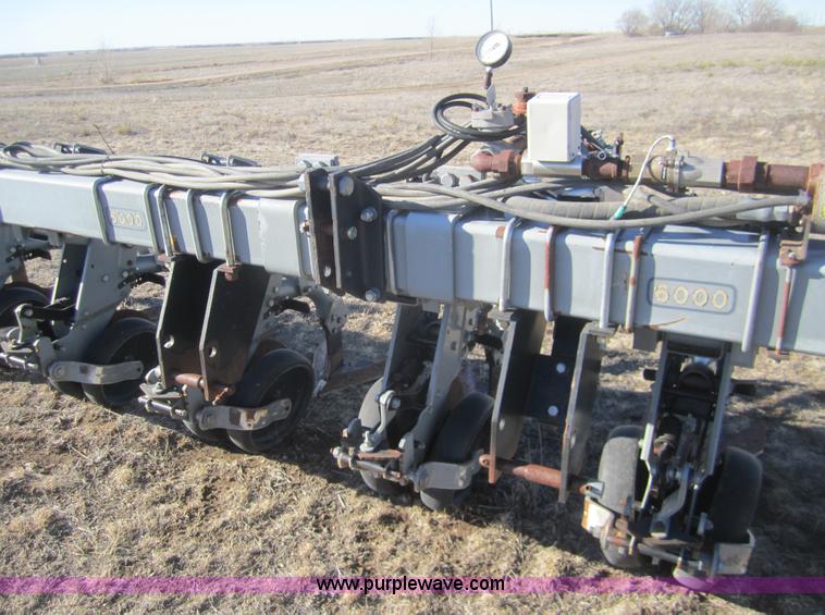 image for item B5582 Hiniker 6000 eight row cultivator