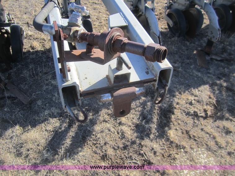 image for item B5582 Hiniker 6000 eight row cultivator