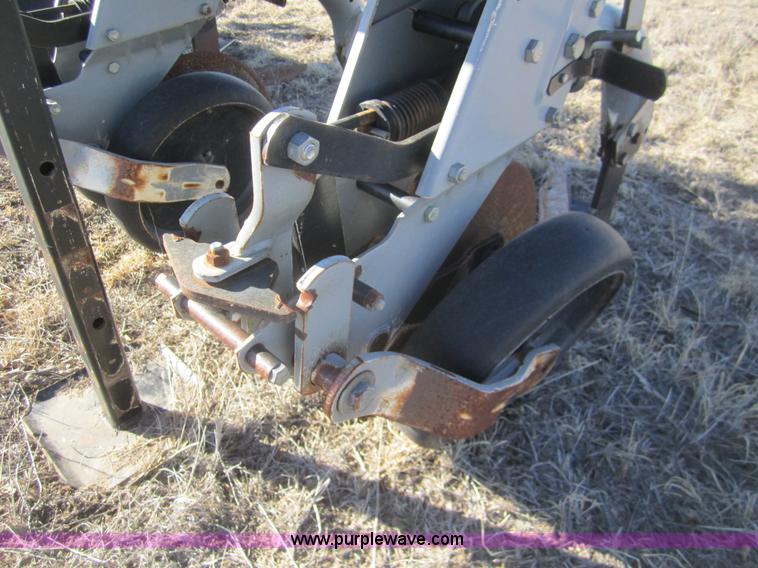 image for item B5582 Hiniker 6000 eight row cultivator