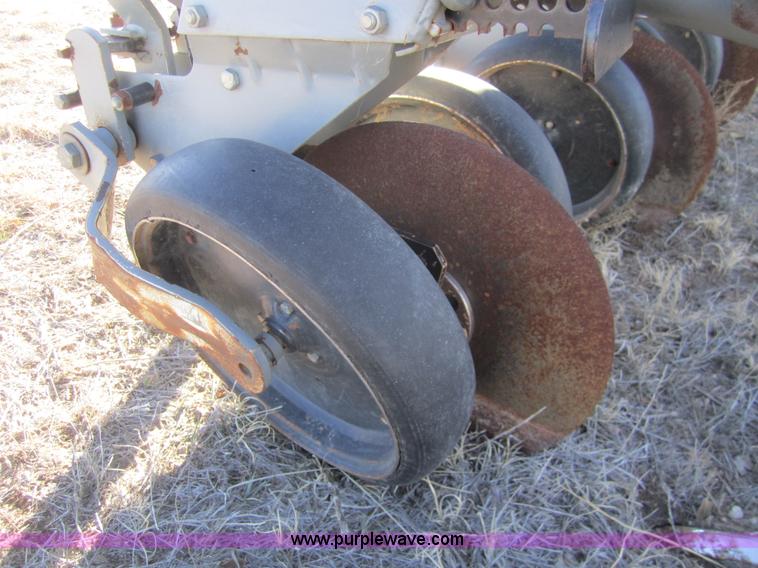 image for item B5582 Hiniker 6000 eight row cultivator