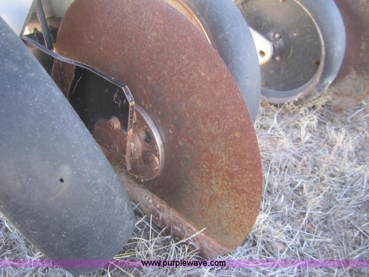 image for item B5582 Hiniker 6000 eight row cultivator