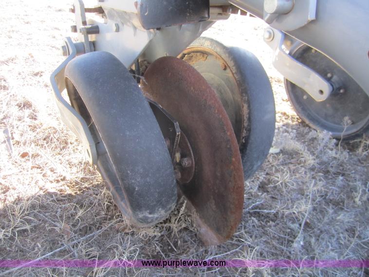 image for item B5582 Hiniker 6000 eight row cultivator