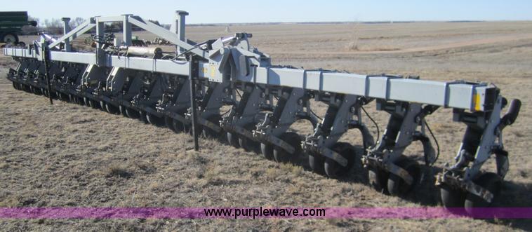 image for item B5584 Hiniker 6000 16 row cultivator