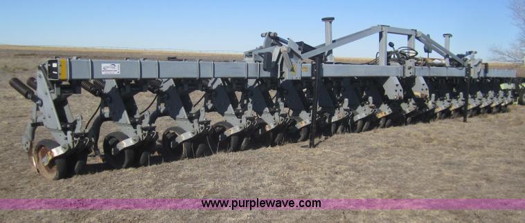 image for item B5584 Hiniker 6000 16 row cultivator