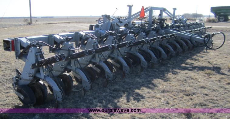 image for item B5584 Hiniker 6000 16 row cultivator