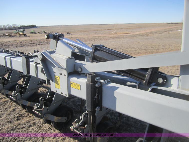 image for item B5584 Hiniker 6000 16 row cultivator