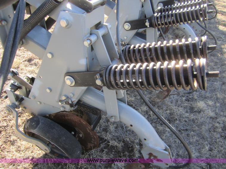 image for item B5584 Hiniker 6000 16 row cultivator