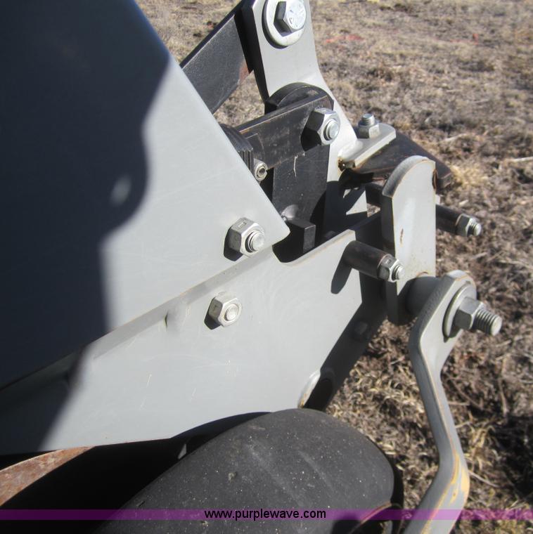 image for item B5584 Hiniker 6000 16 row cultivator