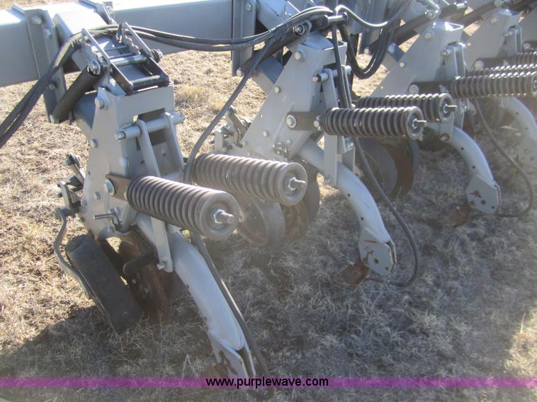 image for item B5584 Hiniker 6000 16 row cultivator