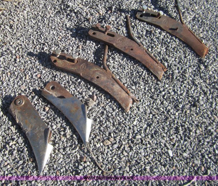 image for item B5584 Hiniker 6000 16 row cultivator