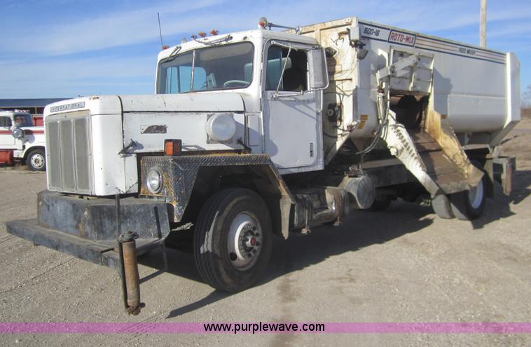 image for item B5607 1978 International F5050 feed truck