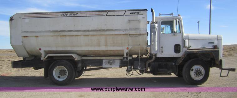 image for item B5607 1978 International F5050 feed truck