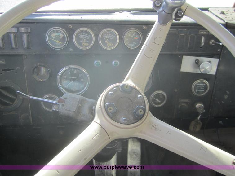 image for item B5607 1978 International F5050 feed truck