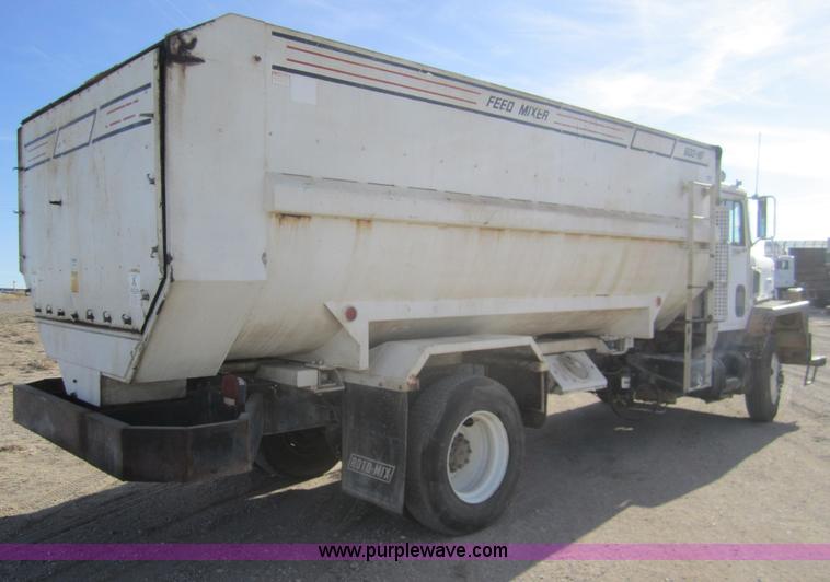 image for item B5607 1978 International F5050 feed truck