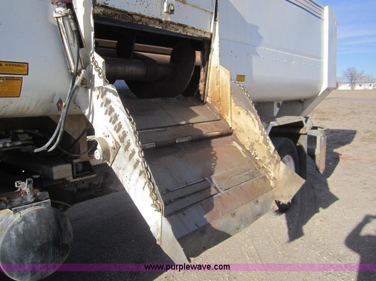 image for item B5607 1978 International F5050 feed truck