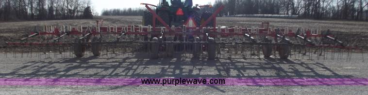image for item B6147 Wil-Rich 2800 field cultivator