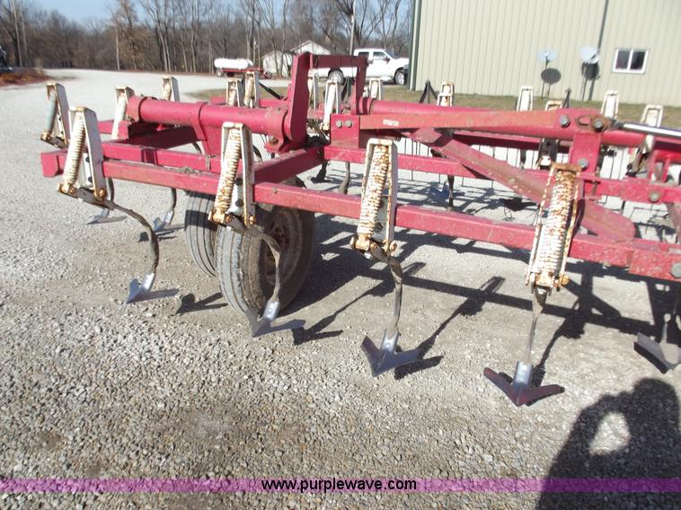 image for item B6147 Wil-Rich 2800 field cultivator
