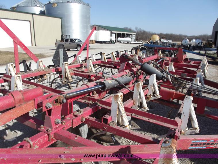 image for item B6147 Wil-Rich 2800 field cultivator