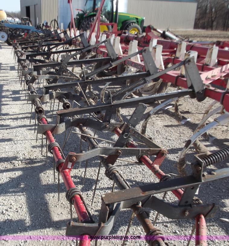 image for item B6147 Wil-Rich 2800 field cultivator