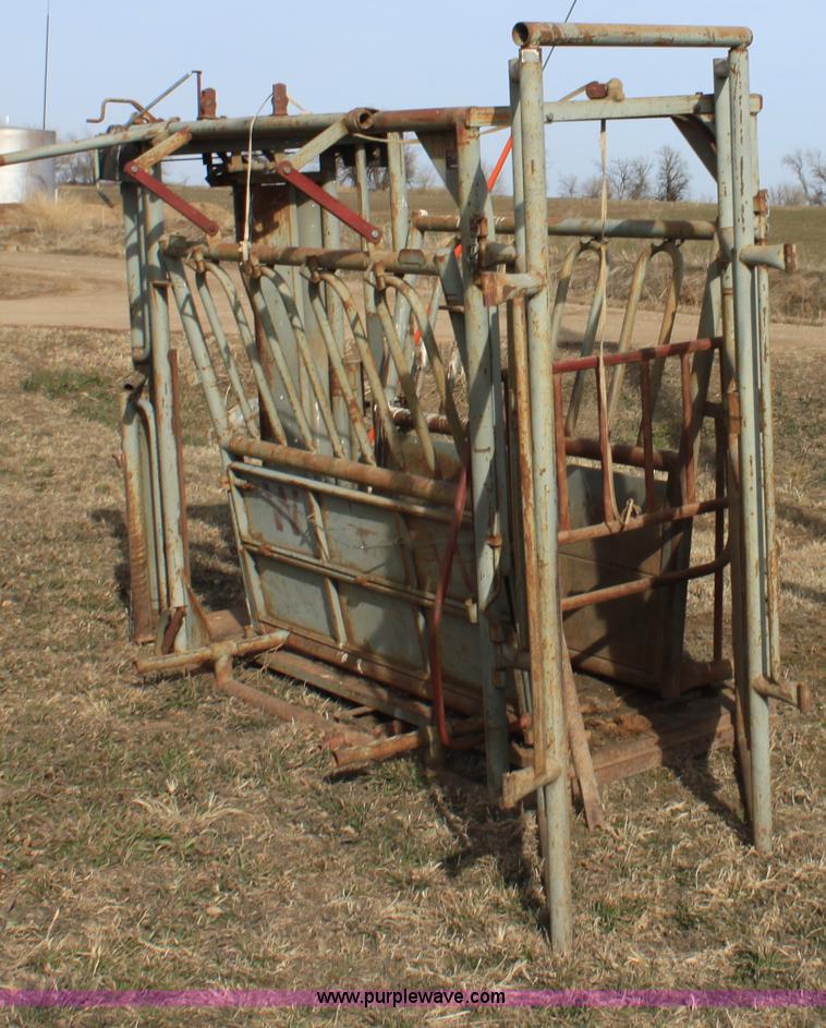 image for item B8897 WW squeeze chute