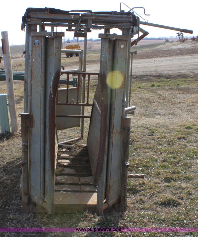 image for item B8897 WW squeeze chute