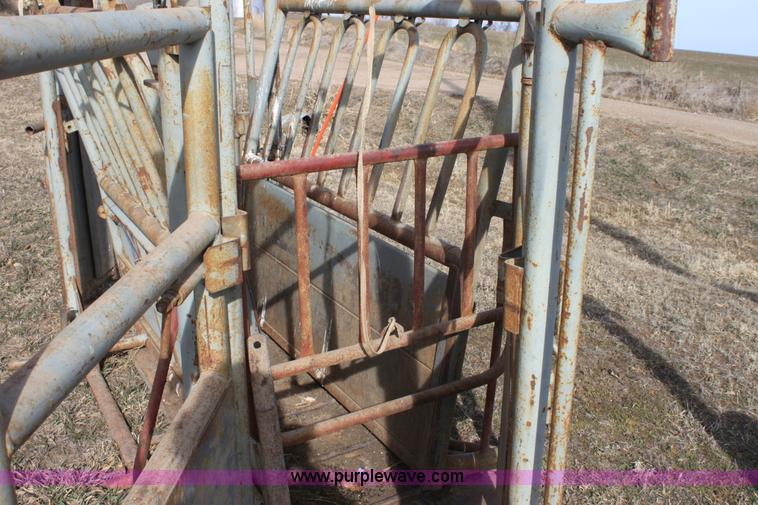 image for item B8897 WW squeeze chute