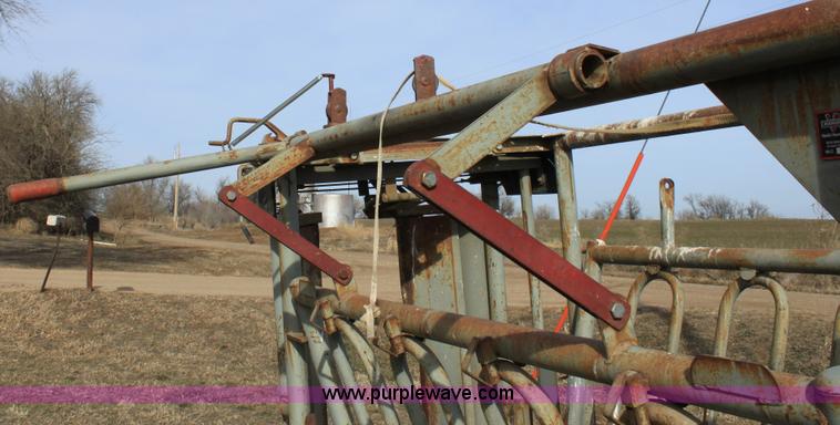 image for item B8897 WW squeeze chute