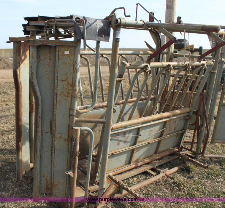 image for item B8897 WW squeeze chute