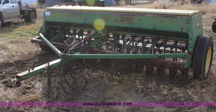 image for item B8901 John Deere 8300 grain drill
