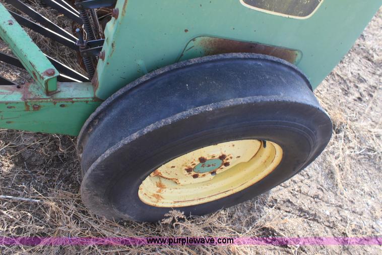 image for item B8901 John Deere 8300 grain drill