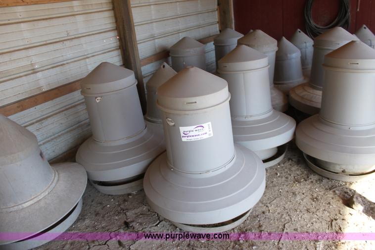 image for item B8948 (18) Kuhl 300 lbs range feeders