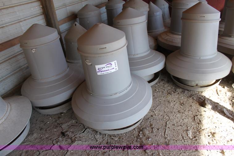 image for item B8948 (18) Kuhl 300 lbs range feeders