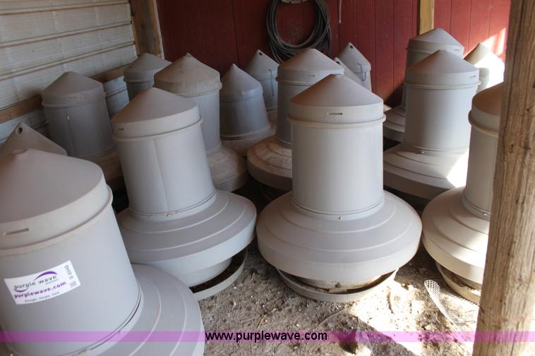 image for item B8948 (18) Kuhl 300 lbs range feeders