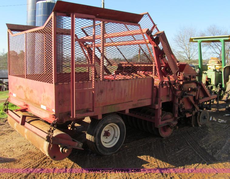 image for item D3003 Bermuda King 8/96 No-Till Fairway sprig planter