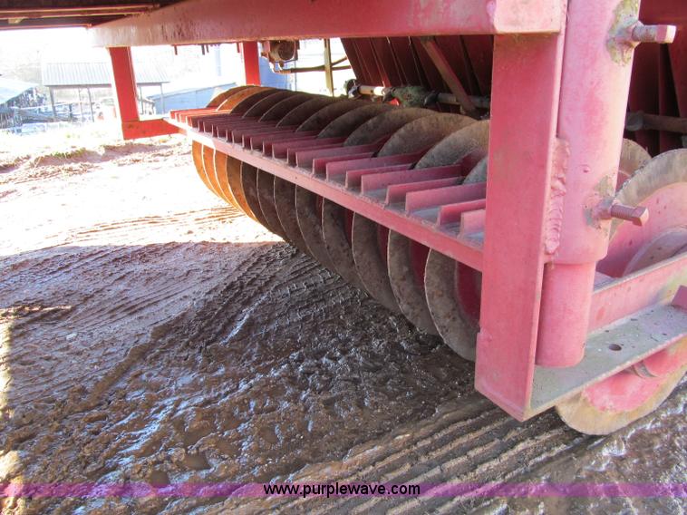 image for item D3003 Bermuda King 8/96 No-Till Fairway sprig planter