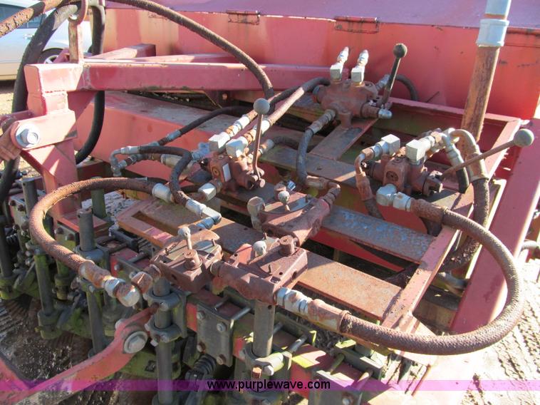 image for item D3003 Bermuda King 8/96 No-Till Fairway sprig planter