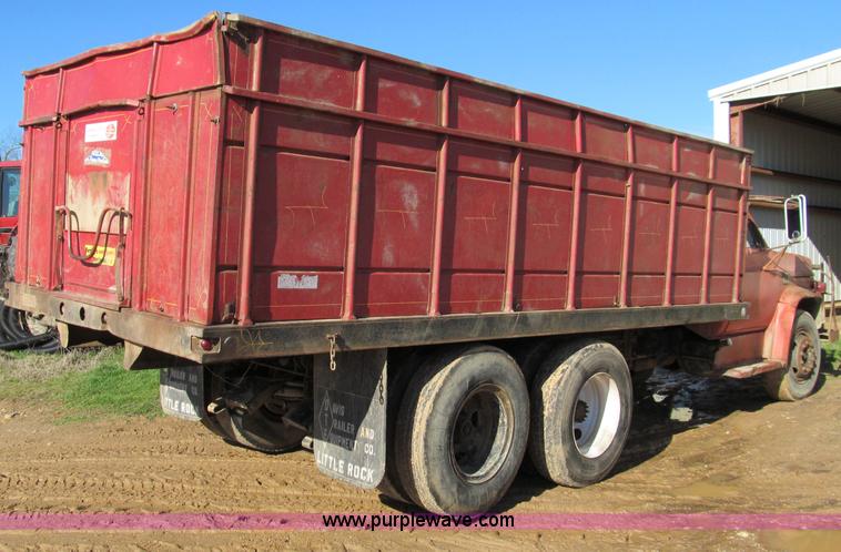image for item D3007 1974 Chevrolet C65 dump truck