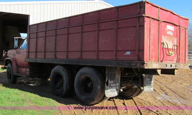 image for item D3007 1974 Chevrolet C65 dump truck
