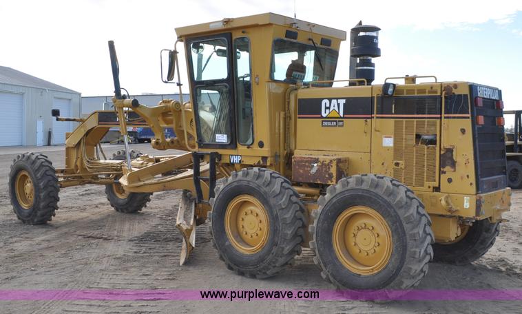 image for item A5810 1998 Caterpillar 140H motor grader VHP