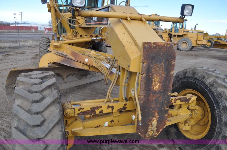 image for item A5810 1998 Caterpillar 140H motor grader VHP