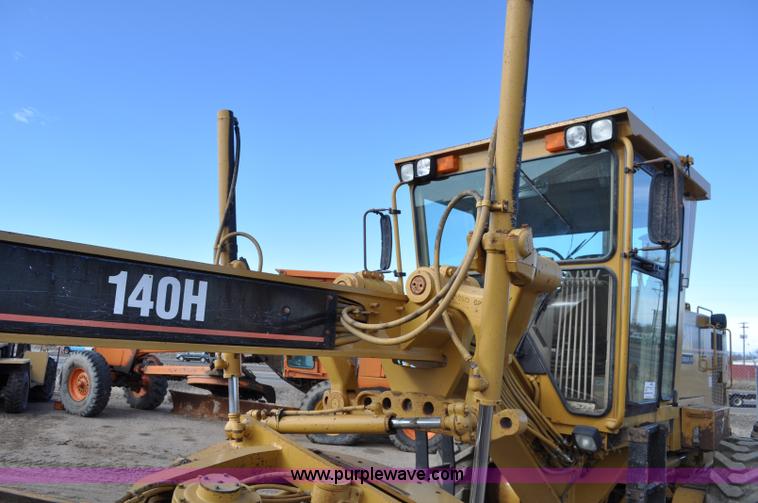 image for item A5810 1998 Caterpillar 140H motor grader VHP