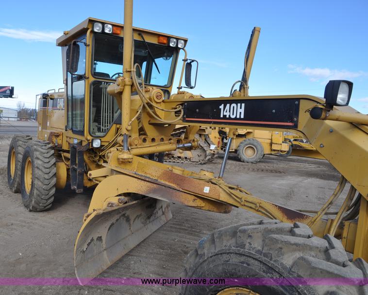 image for item A5810 1998 Caterpillar 140H motor grader VHP