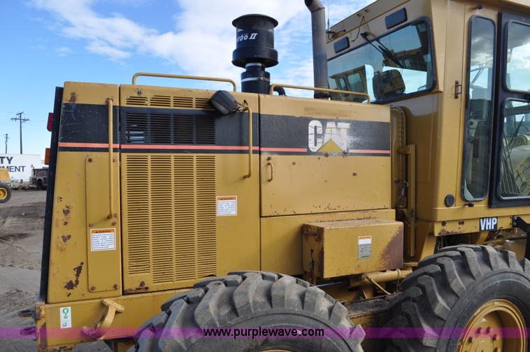image for item A5810 1998 Caterpillar 140H motor grader VHP