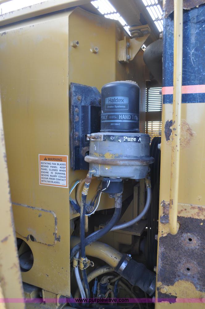 image for item A5810 1998 Caterpillar 140H motor grader VHP