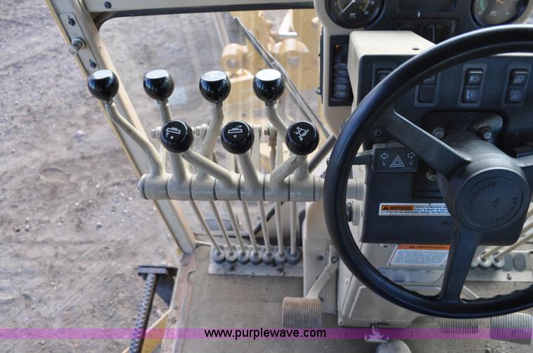 image for item A5810 1998 Caterpillar 140H motor grader VHP