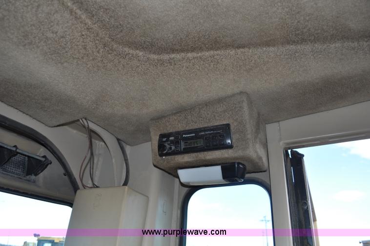 image for item A5810 1998 Caterpillar 140H motor grader VHP