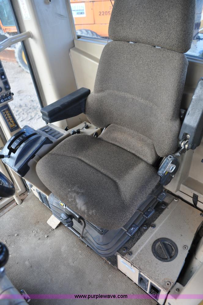 image for item A5810 1998 Caterpillar 140H motor grader VHP