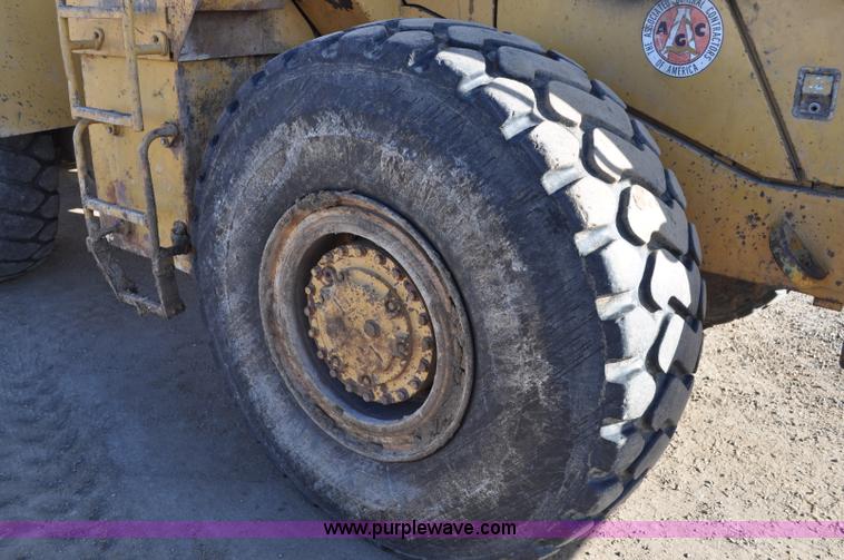 image for item A5811 1981 Caterpillar 966D wheel loader